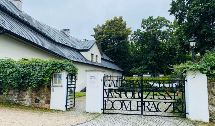 Galerii Współczesnej Sztuki Sacrum Dom Praczki