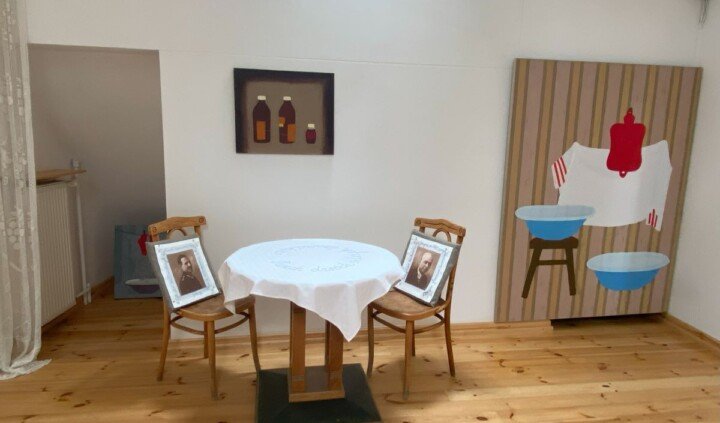 Nie wyglądaj przez cudze okno