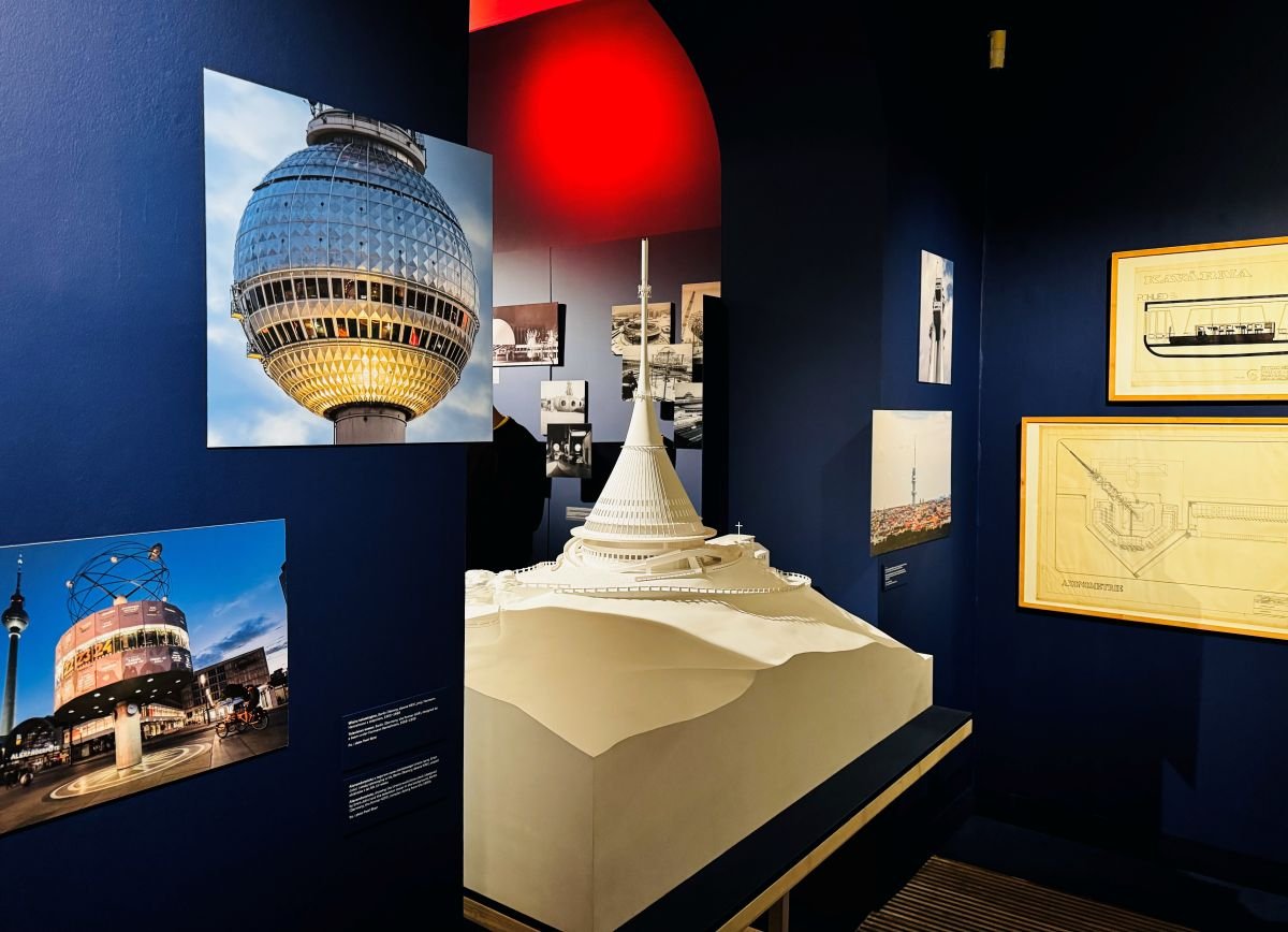 Socmodernizm. Architektura w Europie Środkowej czasu zimnej wojny