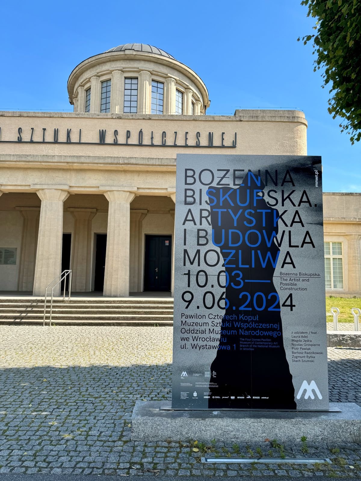 Bożenna Biskupska. Artystka i Budowla Możliwa