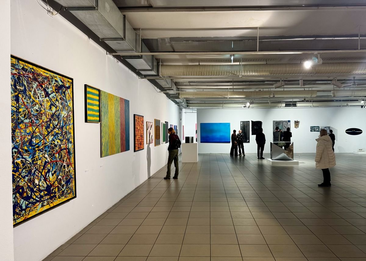 Sztuka równowagi: pomiędzy geometrią a zmiennością