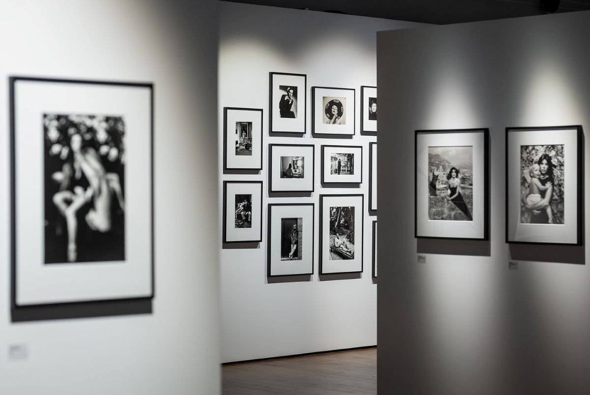 A Dual Gaze: Alice Springs x Helmut Newton